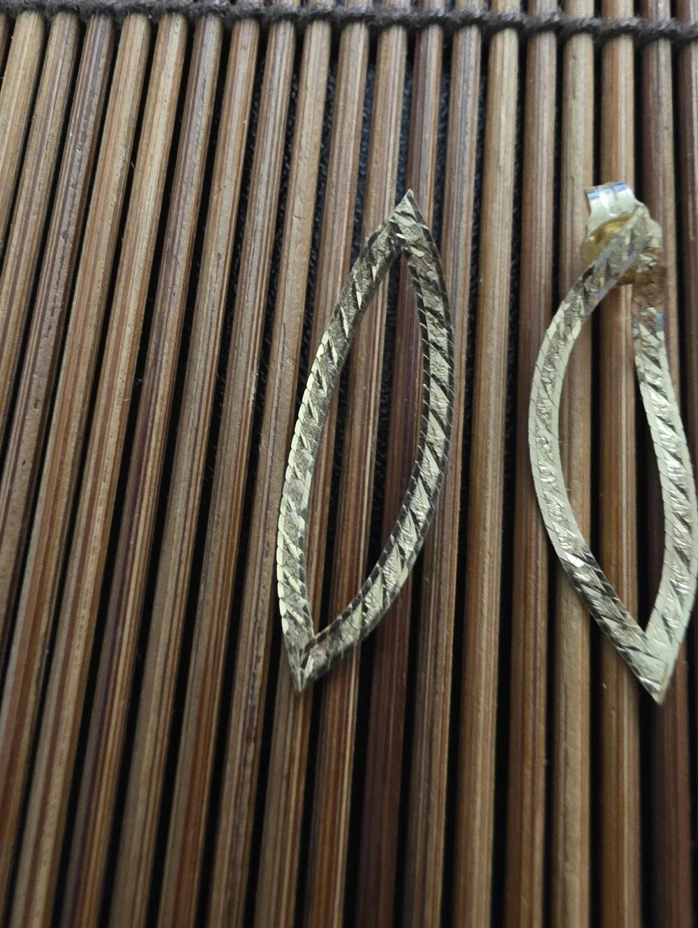 14k Herringbone Yellow Gold Dangle Earrings (Vintage)